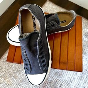 Converse Chuck Taylor Grey slip on. Unisex sneakers - size 5.5 men/8.5 women